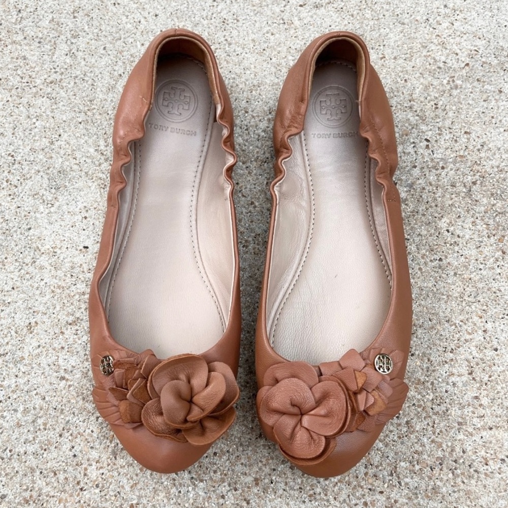 Like New Tory Burch Blossom Ballet Flats in Royal Tan Leather